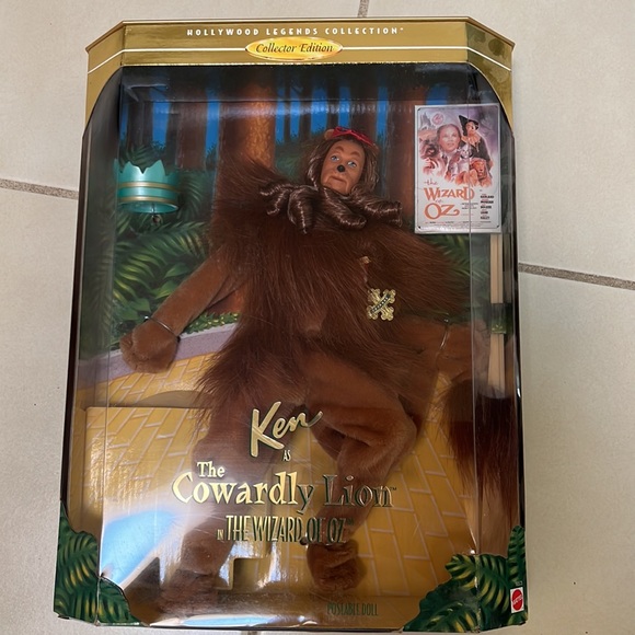 New In Box Collectors Edition Wizard of Oz Barbie Set - Picture 3 of 6